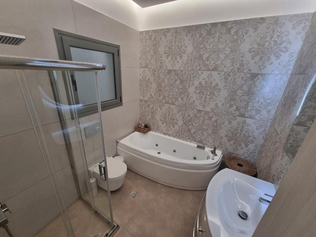 Agora Luxury Apartment 1 لوتراكي المظهر الخارجي الصورة